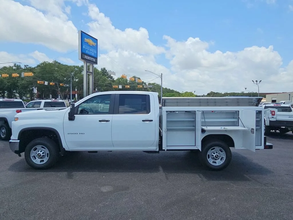 New 2026 Summit White Chevrolet WT image 4