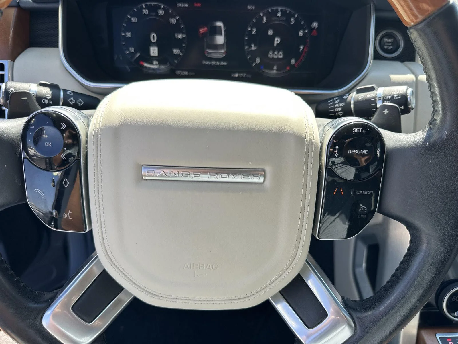 Used 2019 Byron Blue Metallic Land Rover HSE image 23