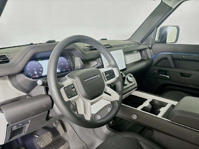 Used 2025 Blue Land Rover S image 9
