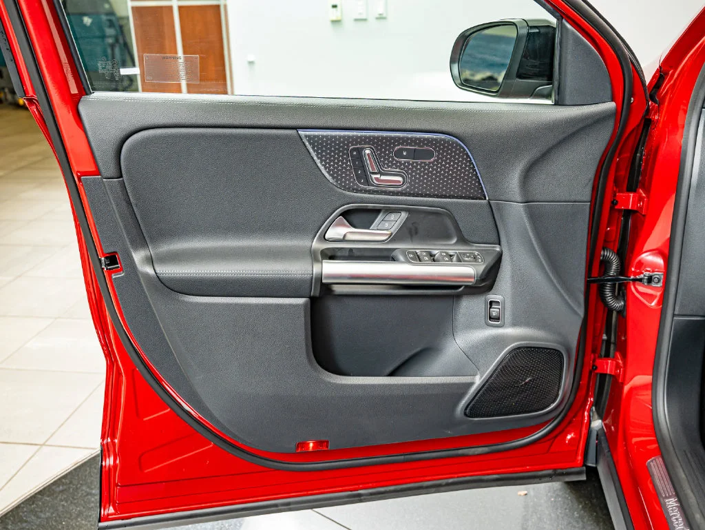 New 2026 Manufaktur Patagonia Red Metallic Mercedes-Benz GLA 250 image 19