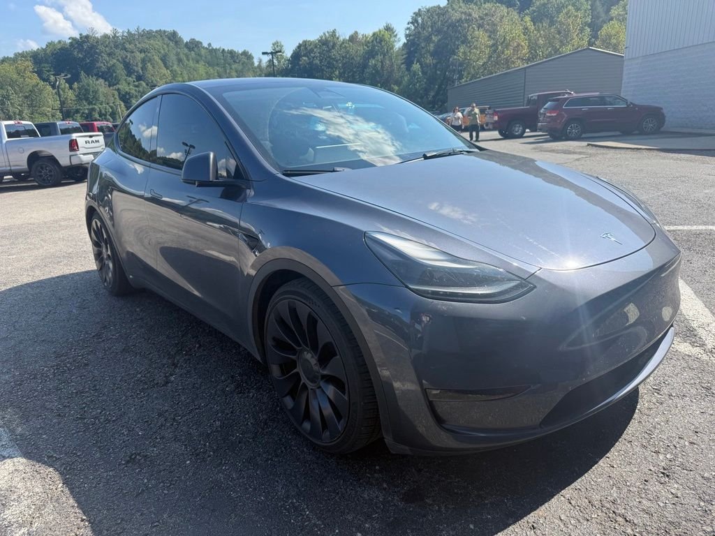 Used 2023  Tesla Performance image 4