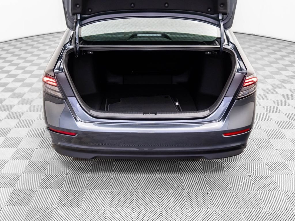 New 2026 Meteorite Gray Metallic Honda SE image 32