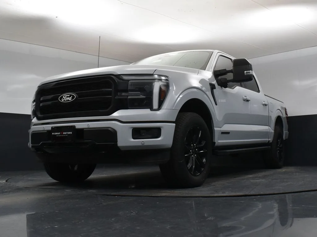 New 2025 White Ford Lariat image 31