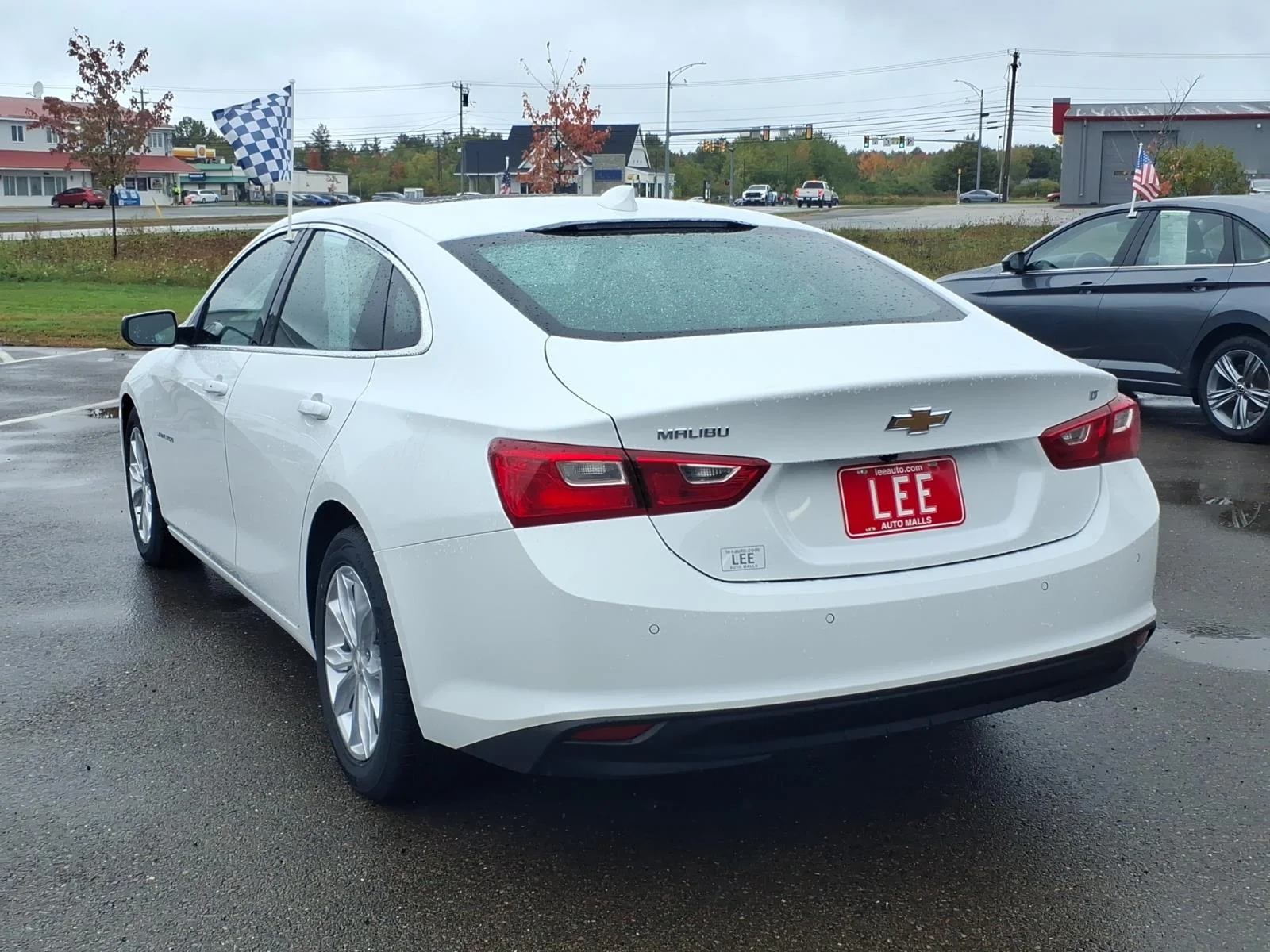 Used 2024 Summit White Chevrolet LT image 6