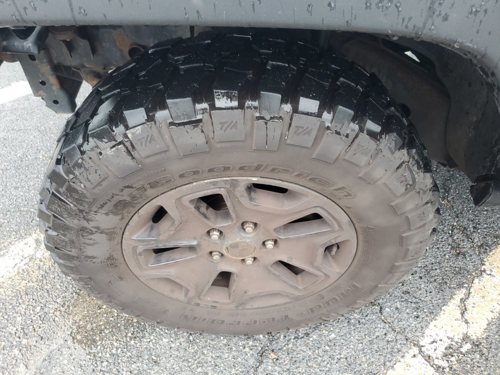 Used 2015 Black Jeep Sport image 11