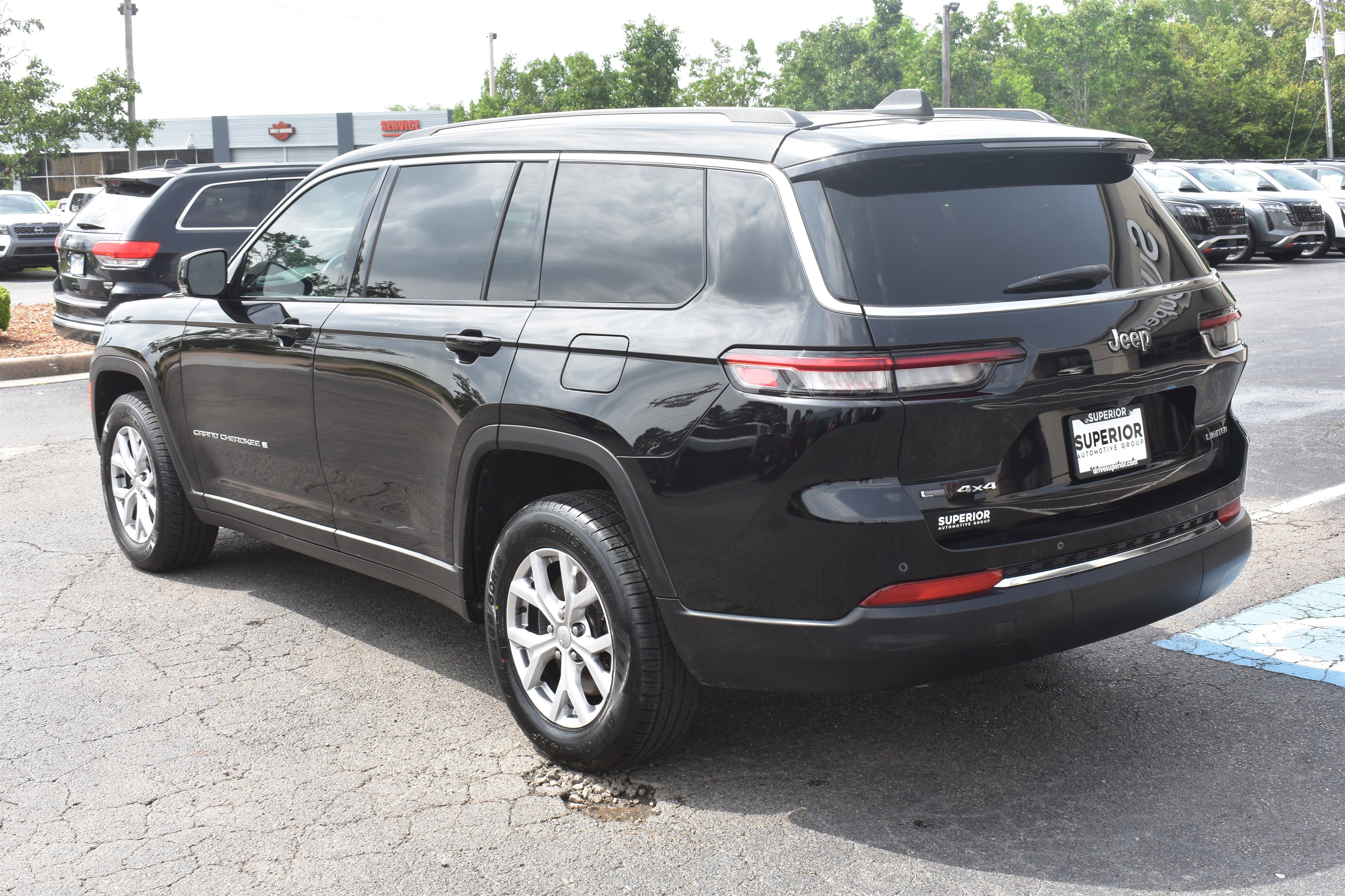 Used 2021 Diamond Black Crystal Pearlcoat Jeep Limited image 9