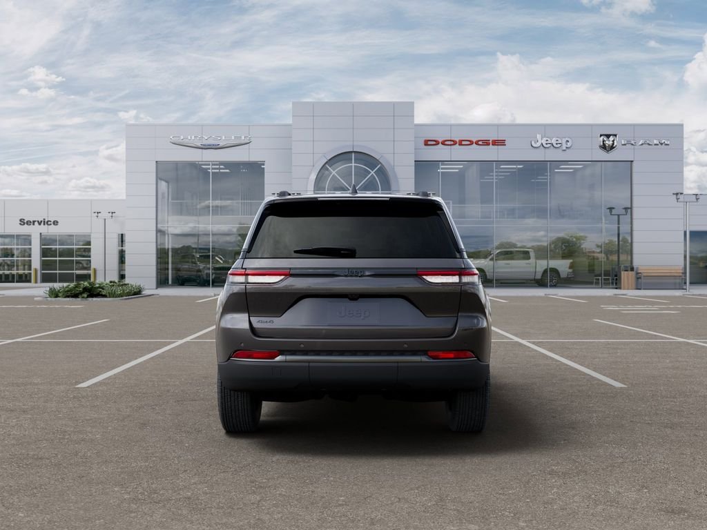 New 2026 Baltic Gray Metallic Clear-Coat Exterior Paint Jeep Altitude image 7