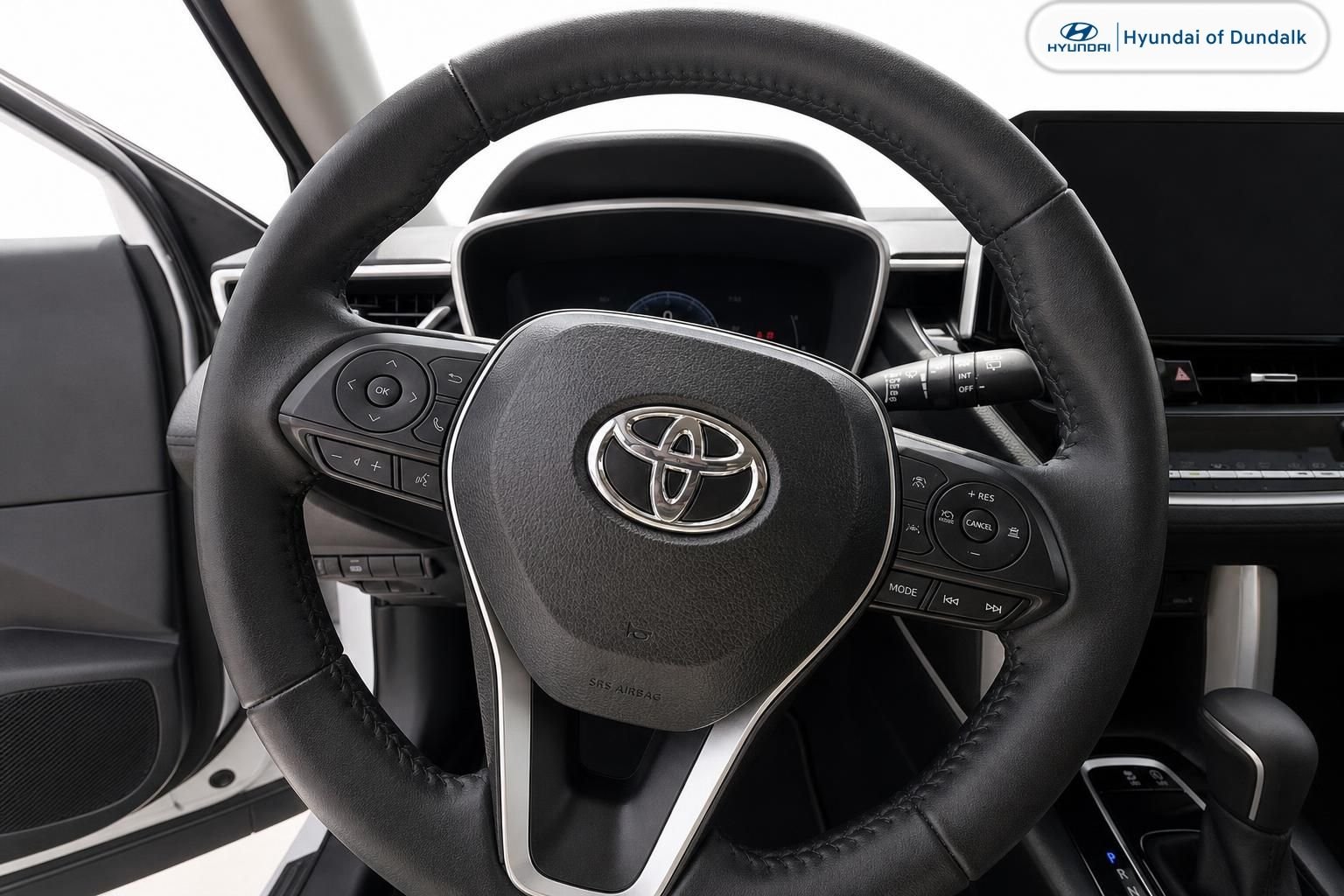Used 2025 Beige Toyota XLE image 9