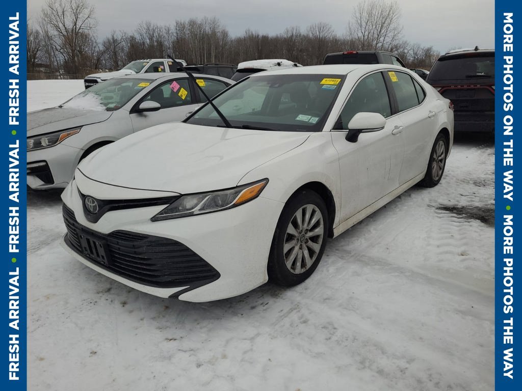 Used 2018 White Toyota LE image 9