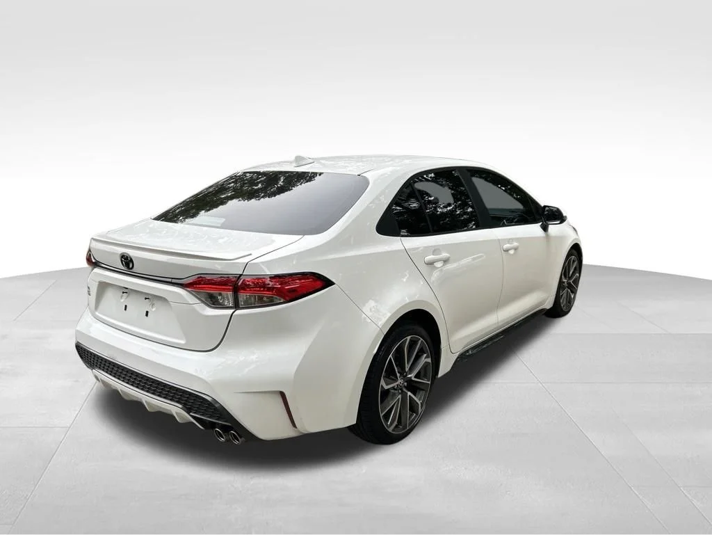 Used 2022 White Toyota SE image 5