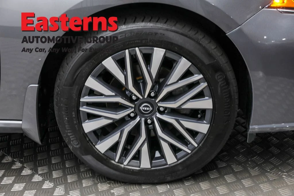 Used 2024 Gray Nissan 2.5 SV image 30