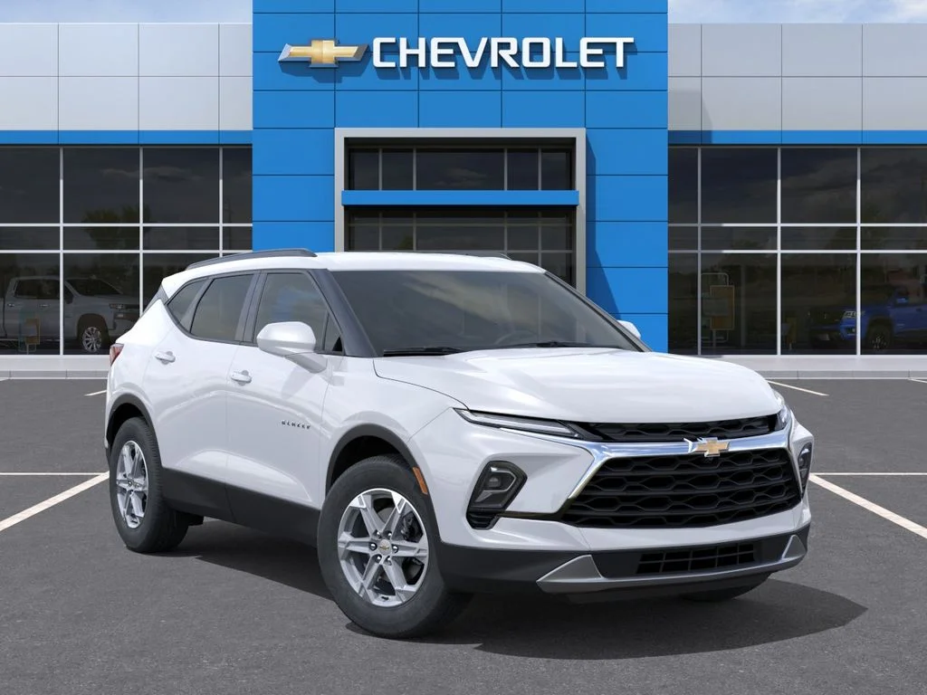 New 2026 Summit White Chevrolet LT image 4