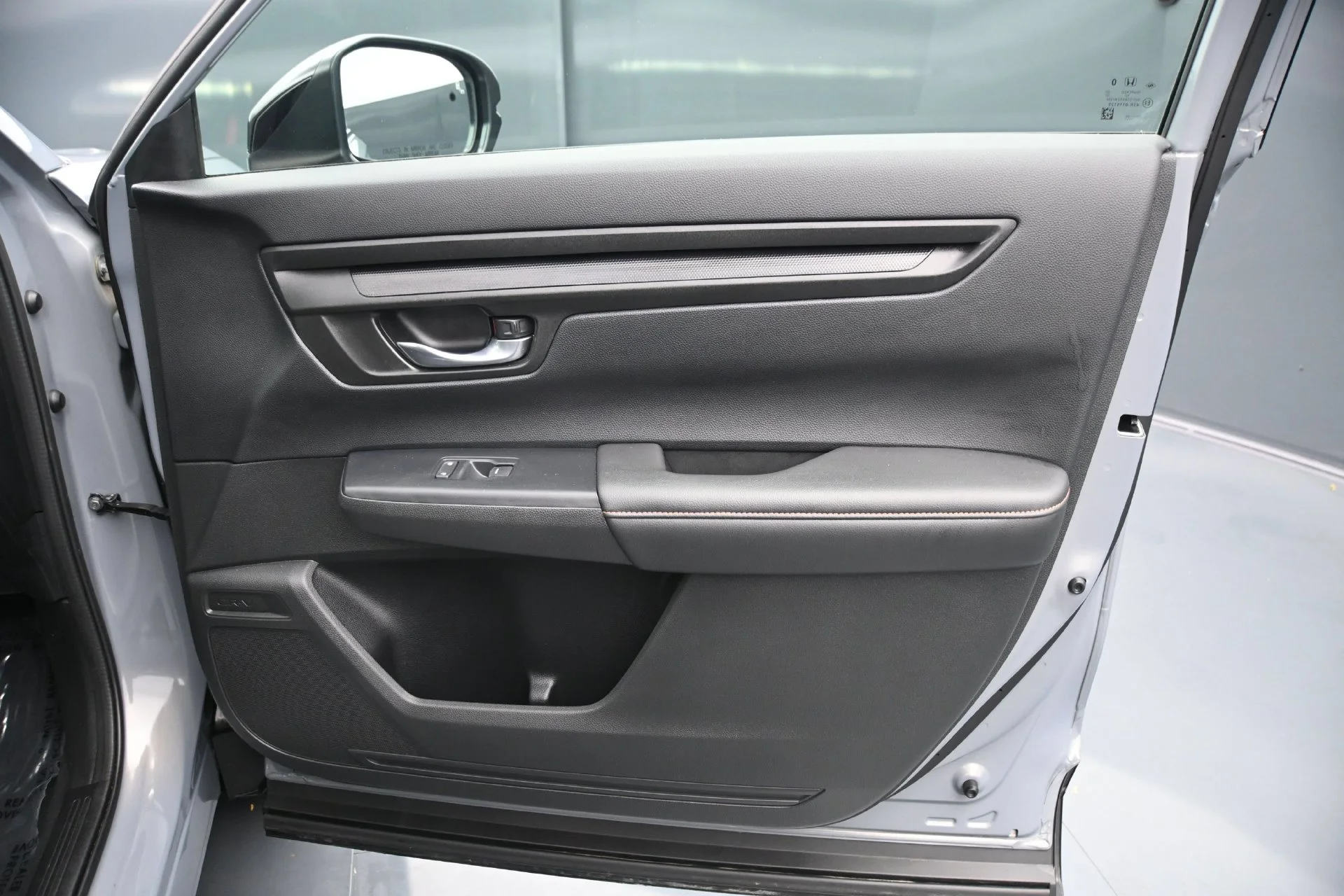 Used 2024  Honda 5D WAGON HYBRID SPORT-L AWD image 12