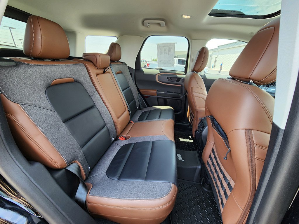 Used 2023 Shadow Black Ford Outer Banks image 19