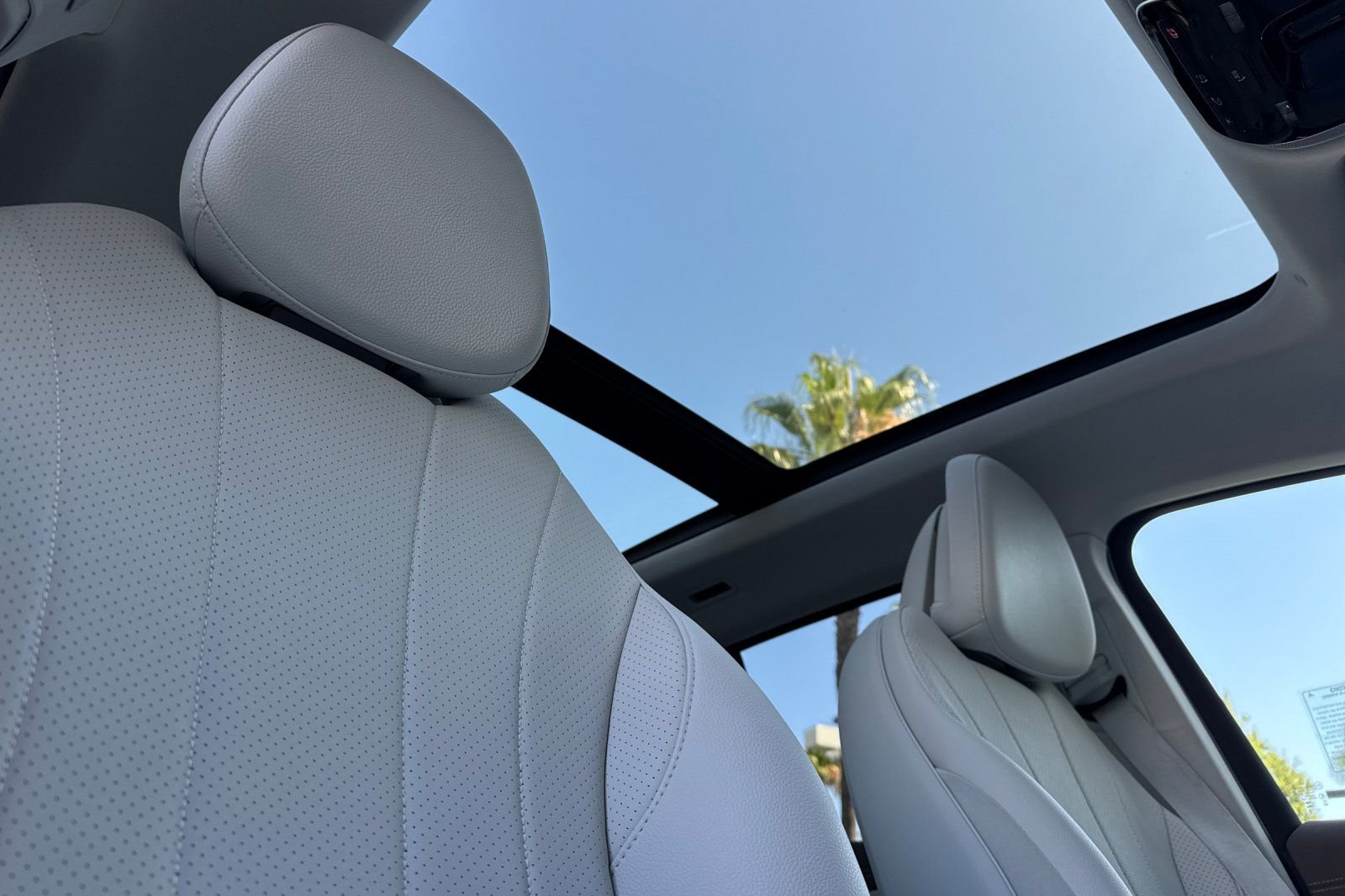 Certified Used 2023 White/off-white Mercedes-Benz 350+ SUV image 10