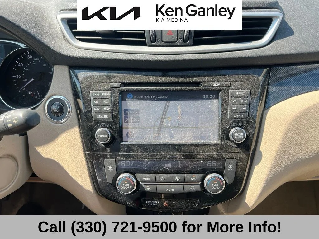 Used 2015 White Nissan SL image 12