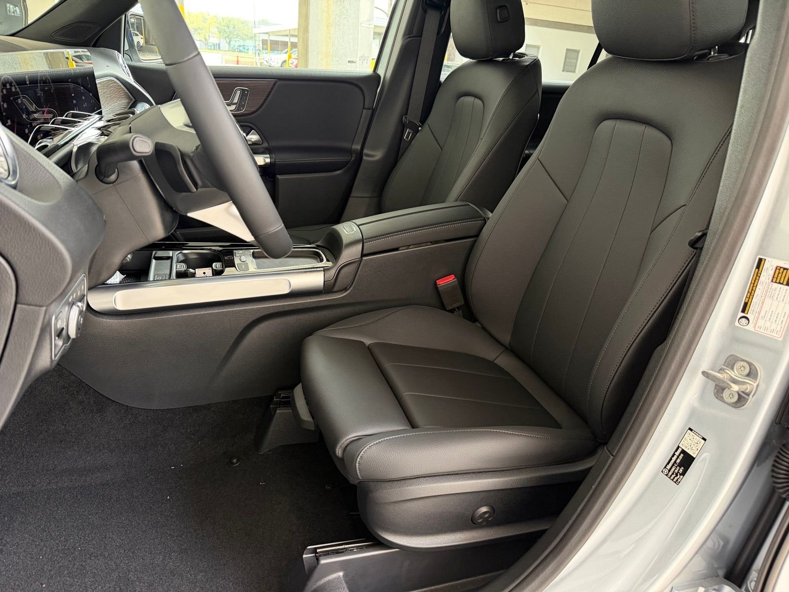 Used 2026 Silver Mercedes-Benz GLB 250 image 12