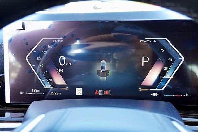 Used 2026 Gray BMW sDrive40i image 32