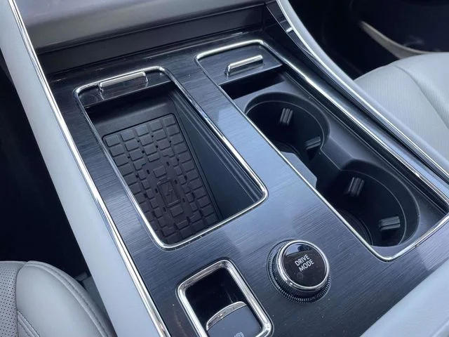 Used 2025 Infinite Black Metallic Lincoln Premiere image 17