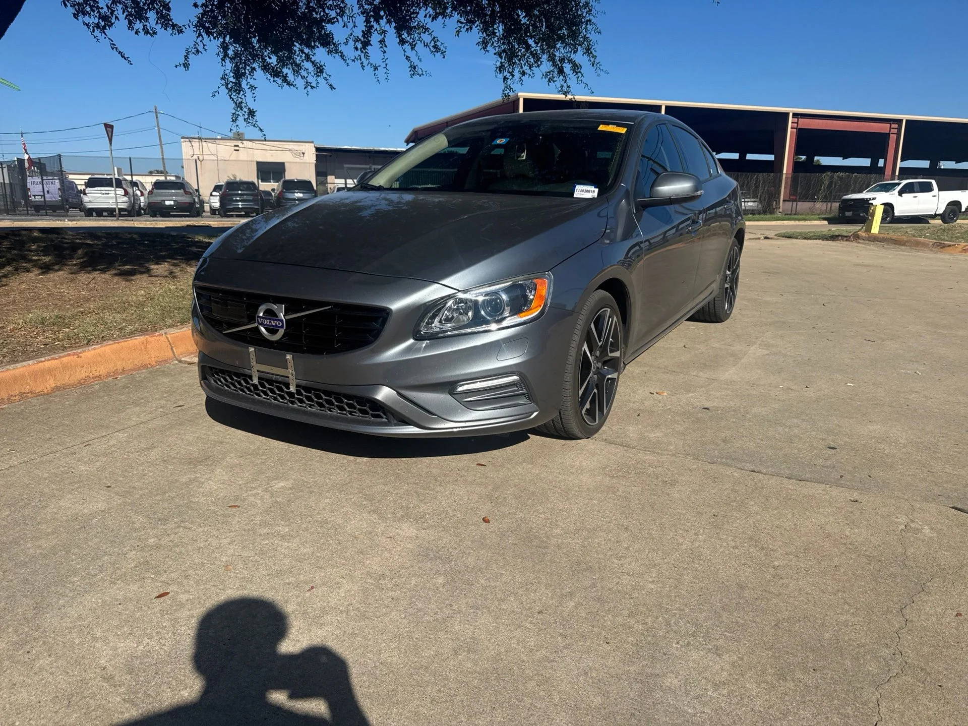 Used 2018 Gray Volvo T5 Dynamic image 1