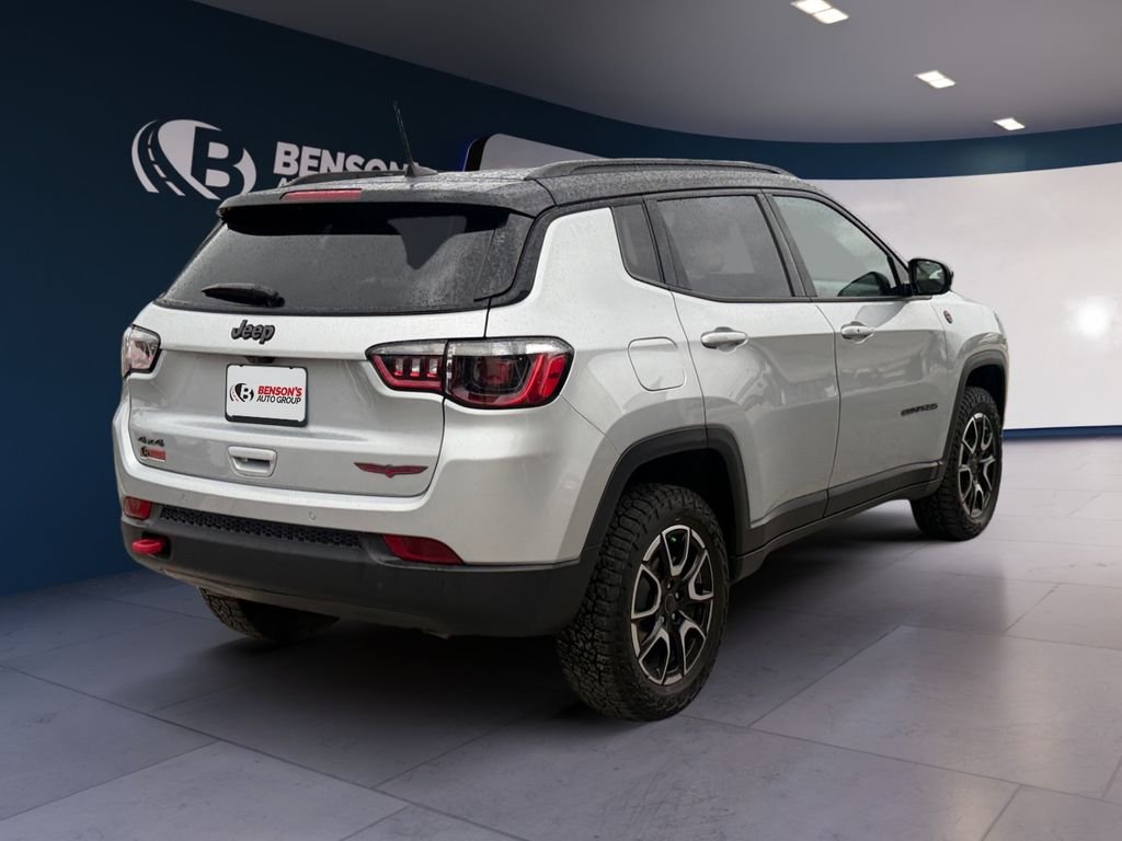 Used 2025 Silver Jeep Trailhawk image 5