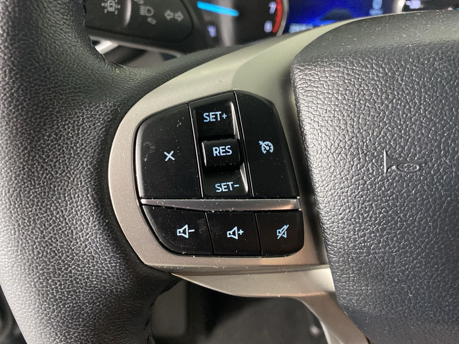 Used 2023 Agate Black Ford XLT image 17