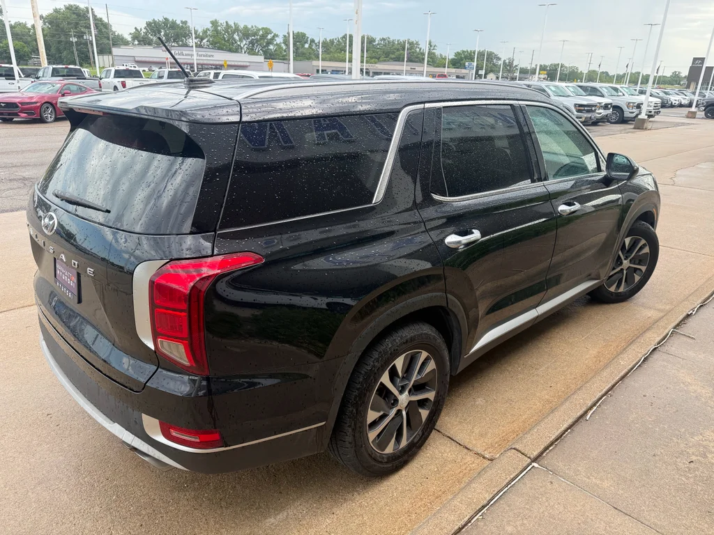 Used 2022  Hyundai SEL image 4