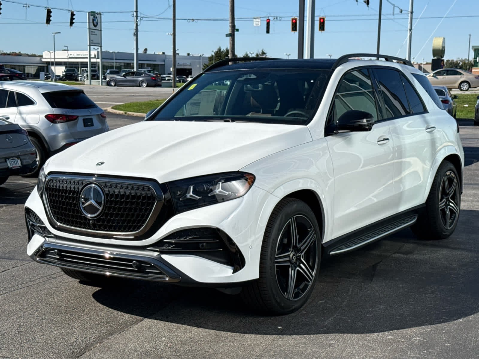 New 2027 MANUFAKTUR Moonlight White Metallic Mercedes-Benz GLE 450 image 4