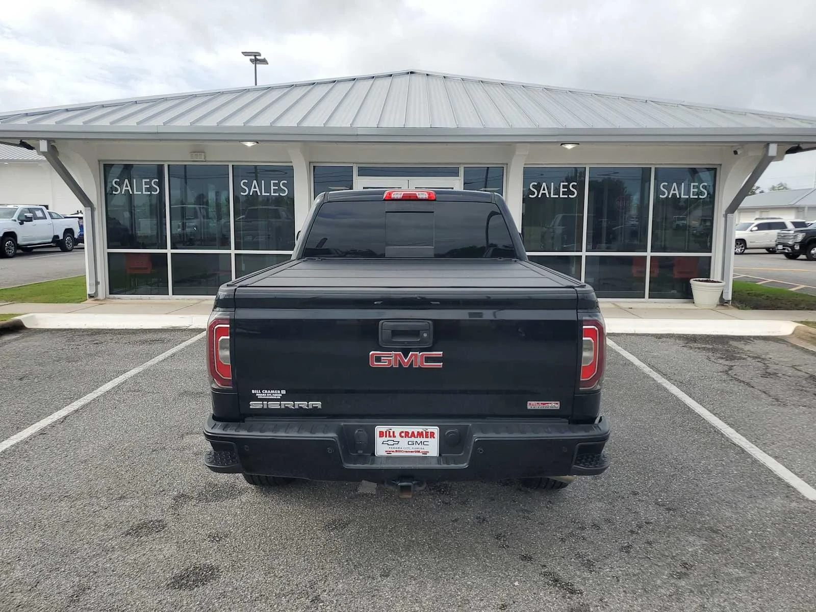 Used 2018 ONYX BLACK GMC SLT image 4