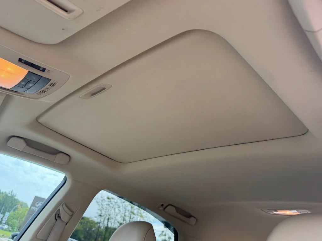 Used 2013 White Lexus 350 image 17