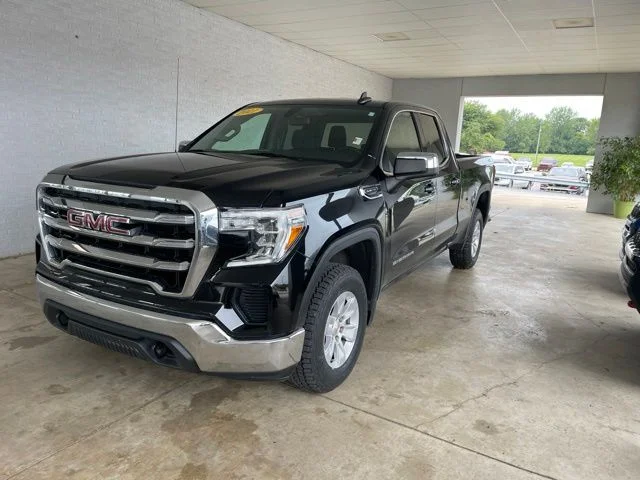 Used 2021 Black GMC SLE image 2