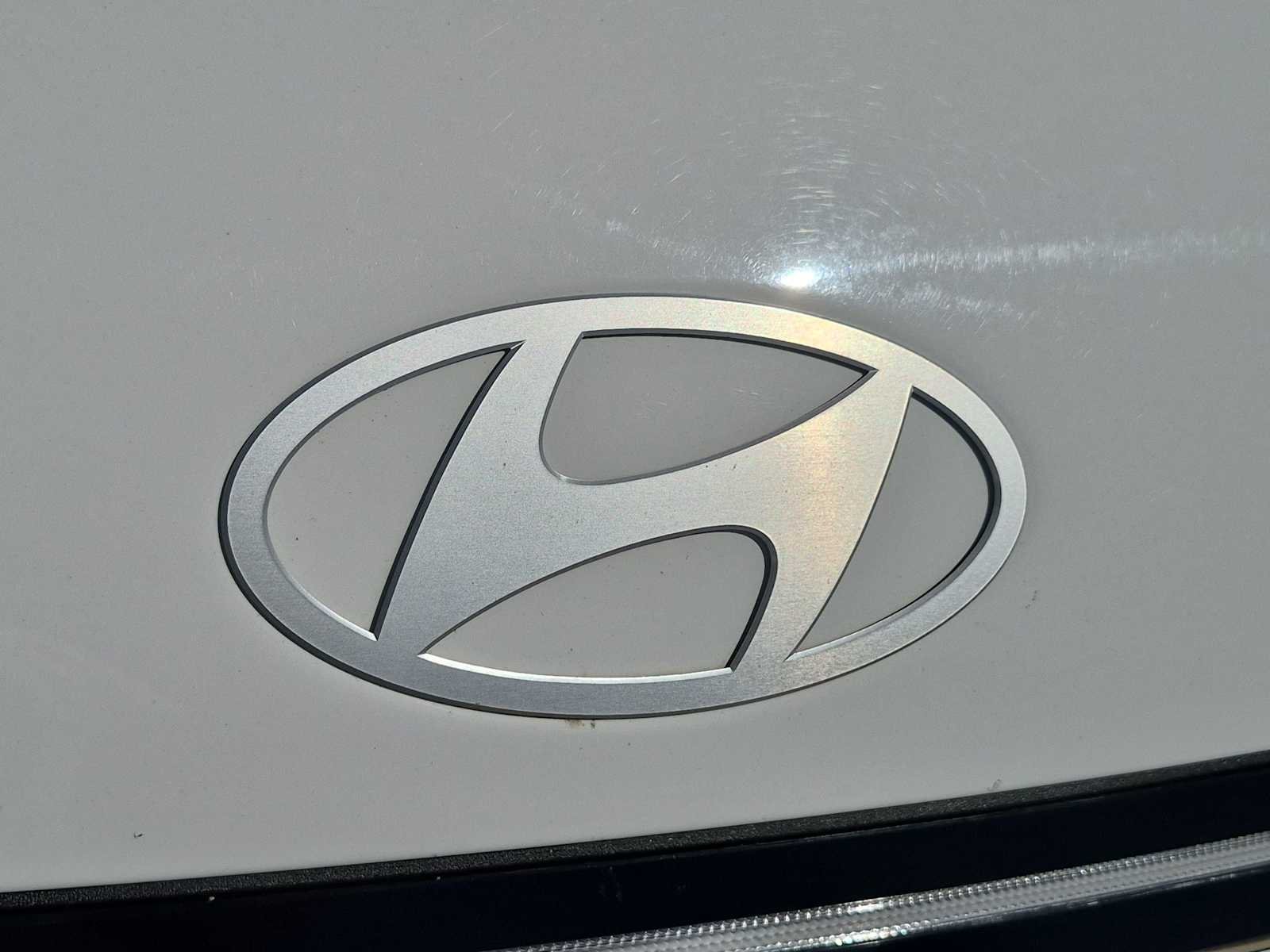 Certified Used 2024 Atlas White Hyundai SEL image 11
