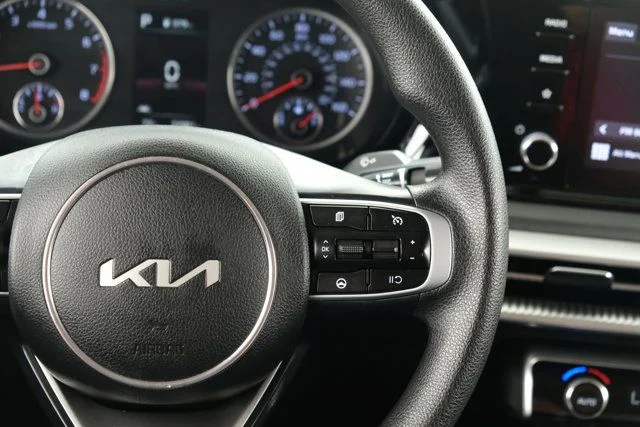 Used 2023 Red Kia LXS image 14