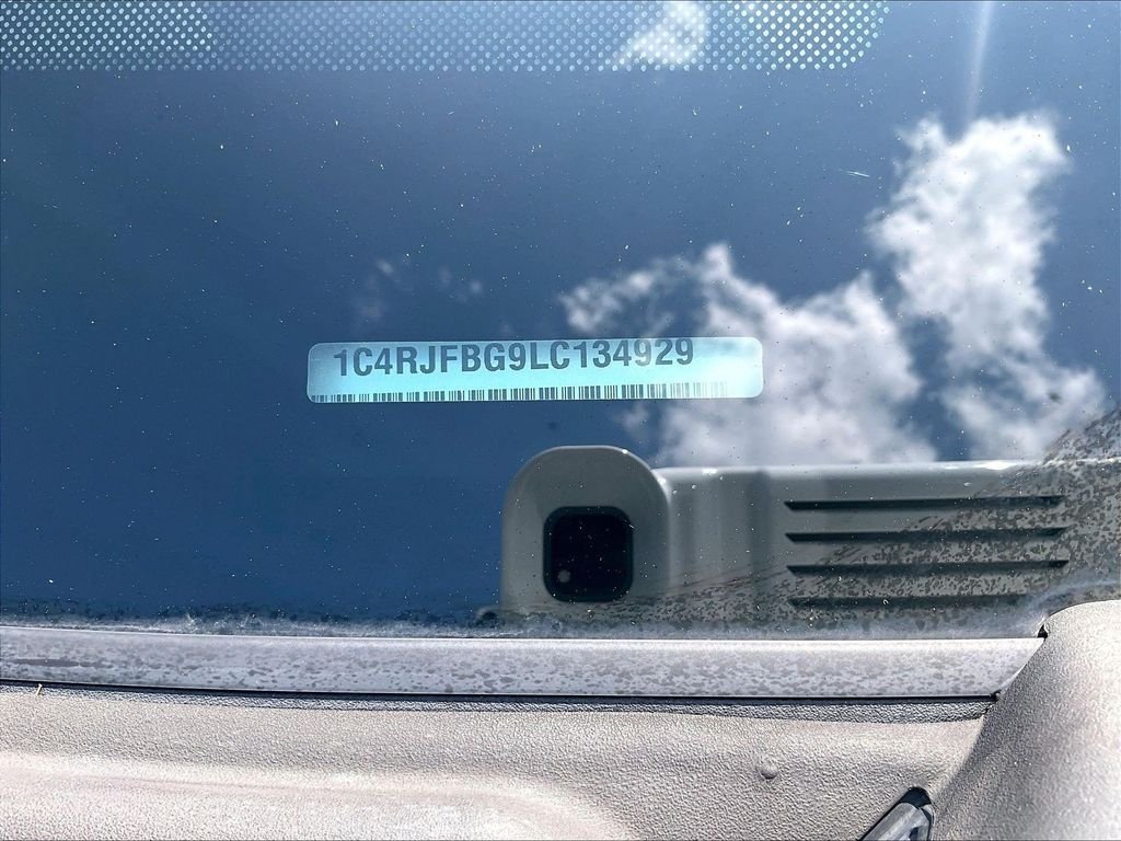 Used 2020 White Jeep Limited image 36