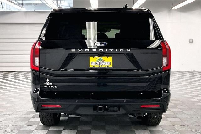 Used 2025 Agate Black Metallic Ford Active image 5