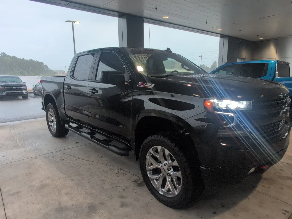 Used 2019 BLACK Chevrolet LT Trail Boss image 4