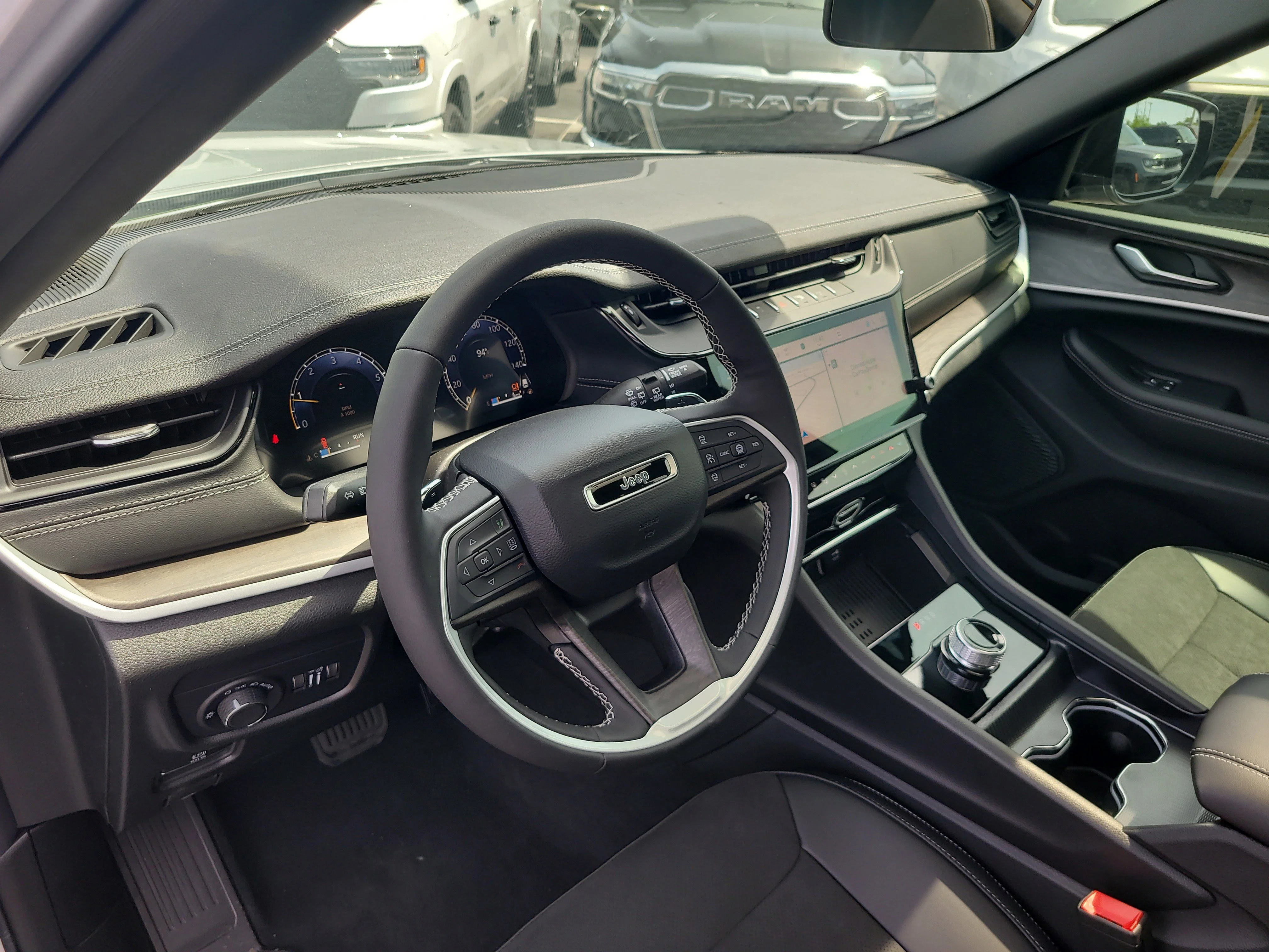 New 2026 Silver Zynith Jeep Laredo Altitude image 15