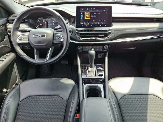 Used 2022 Black Jeep Latitude image 15