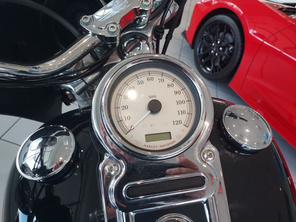 Used 2009 Black Harley-Davidson  image 17