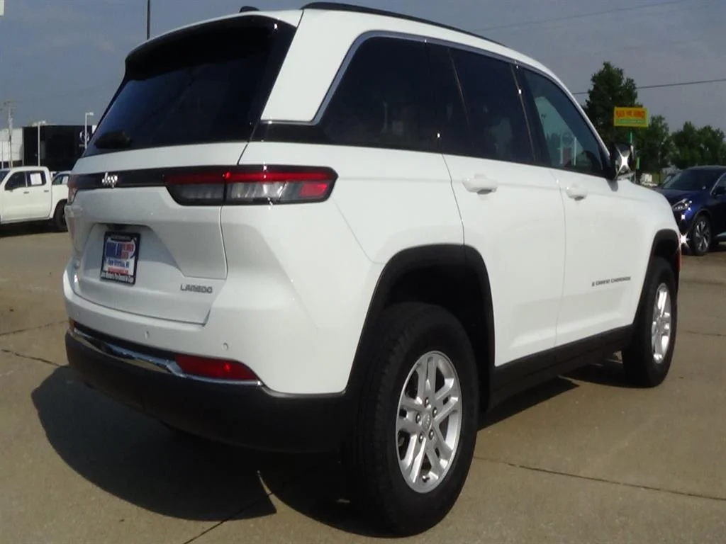 Used 2023 Bright White Clear Coat (pw7) Jeep 4xe image 6