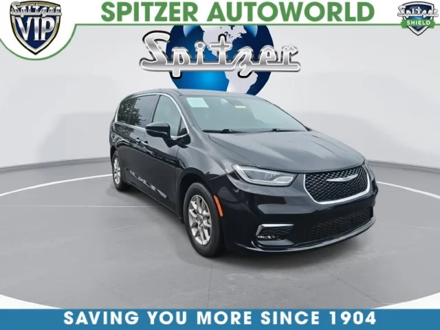 Used 2025 Black Chrysler Select image 3