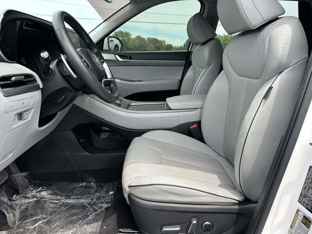Used 2023 White Hyundai SEL image 14