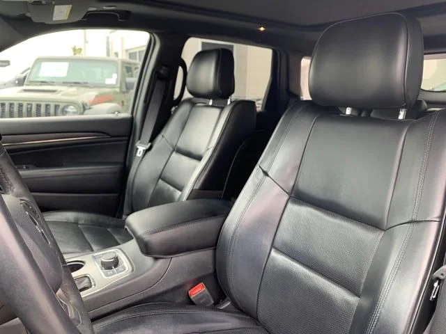 Used 2019 Silver Jeep Overland image 11