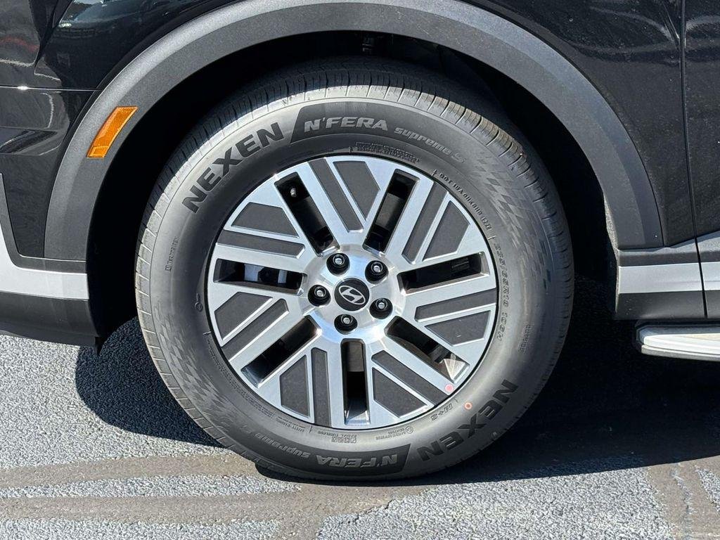 New 2026 Abyss Black Hyundai SEL 7P image 11