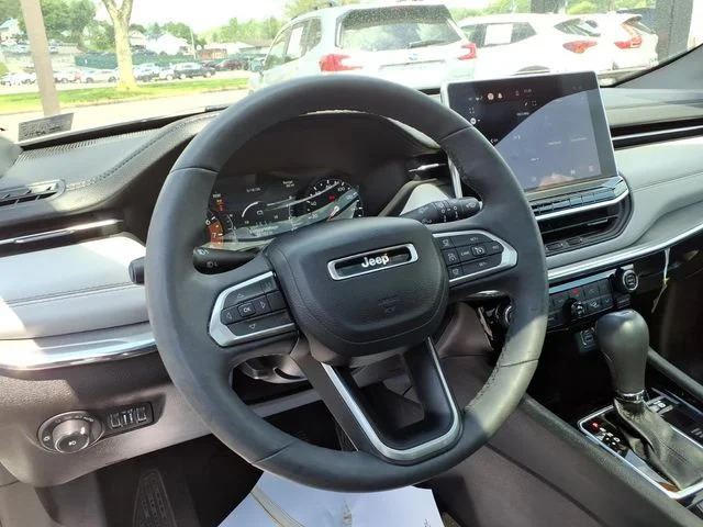 2023 Jeep Compass Limited - Photo 12