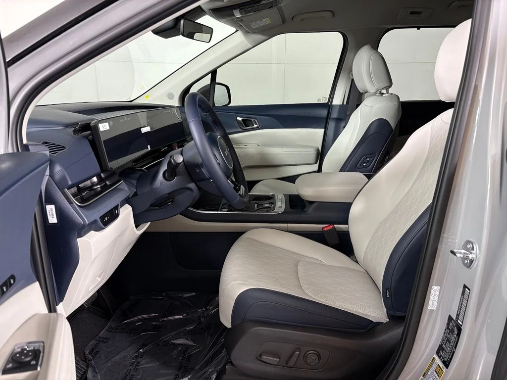 New 2026 Ceramic Silver Kia EX image 17
