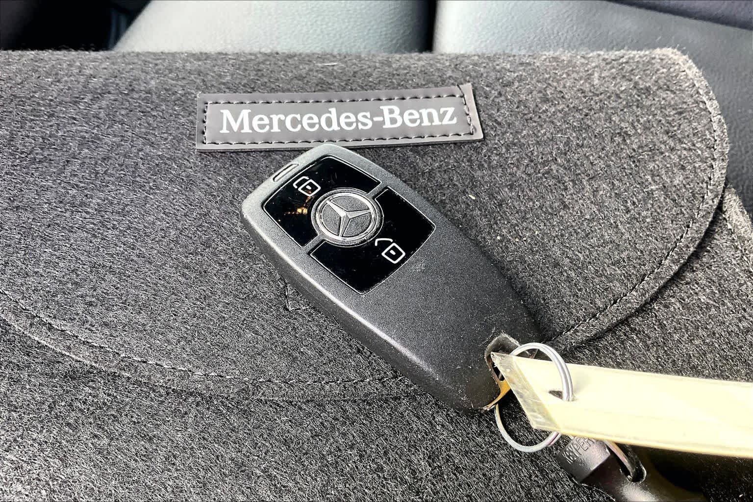 Used 2025 Arctic White Mercedes-Benz  image 15