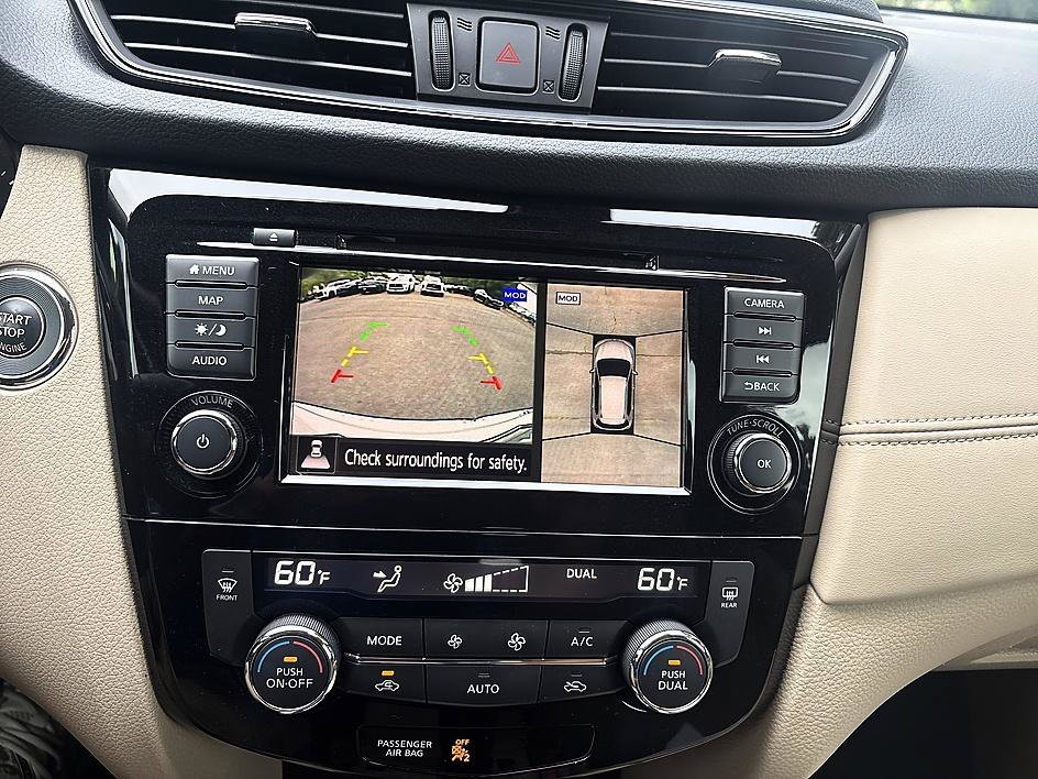 Used 2020 Pearl White Tricoat Nissan SL image 15