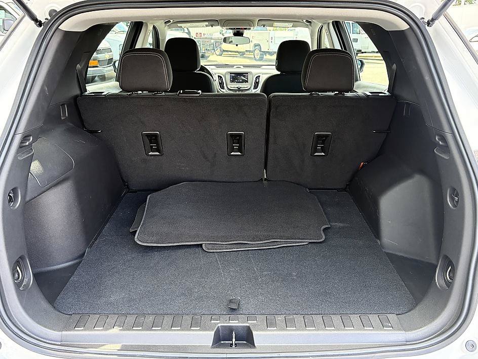 Used 2024 Summit White Chevrolet LS image 11