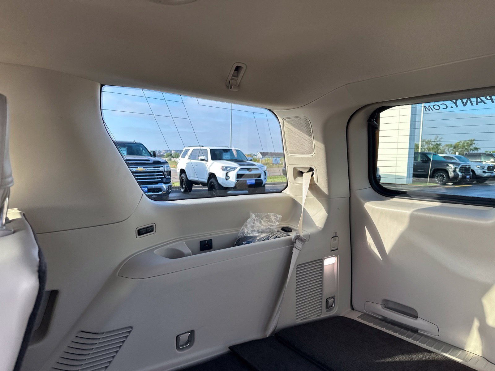 Used 2019 White Lincoln Reserve image 29